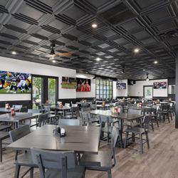 On Par Restaurant & Lounge