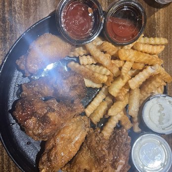 IZKINA - Wing app - Lounges Near Me - Dallas, Texas IZKINA - Wing app - Lounges Near Me - Dallas, Texas