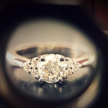 2nd City Diamonds - Anniversary 3-stone diamond ring - Jewelry Near Me - Chicago, Illinois 2nd City Diamonds - Anniversary 3-stone diamond ring - Jewelry Near Me - Chicago, Illinois