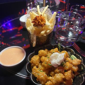 MainRō - Creamy rock shrimp & truffle fries appetizers - Supper Clubs Near Me - Los Angeles, California MainRō - Creamy rock shrimp & truffle fries appetizers - Supper Clubs Near Me - Los Angeles, California
