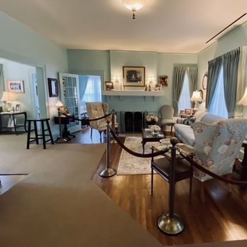 Billy Graham Library - Inside Billy Graham's childhood home - Libraries Near Me - Charlotte, North Carolina Billy Graham Library - Inside Billy Graham's childhood home - Libraries Near Me - Charlotte, North Carolina