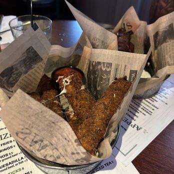 Murray's Saloon & Eatery - Cheese sticks aka heaven - Karaoke Near Me - Big Bear Lake, California