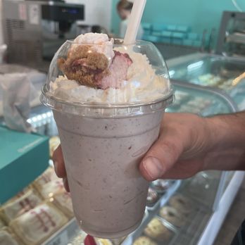 Flake Pie Co. - Raspberry fields shake - Desserts Near Me - South Jordan, Utah