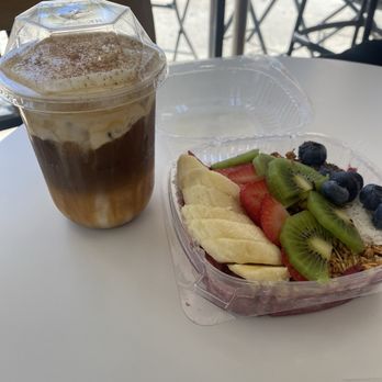 Isabel’s Cafe - Salted caramel coffee with pumpkin cream & açaí bowl - Cafes Near Me - Tracy, California