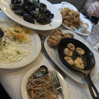 Tsunami Restaurant - Spicy Shrimp potstickers, Cold Sesame noodles, Sizzling Garlic Shrimp, Calamari - Seafood Near Me - Memphis, Tennessee