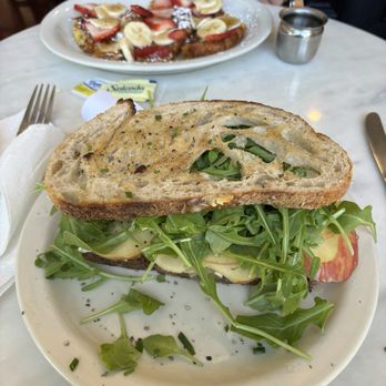 Blue Kale Cafe & Lounge - Apple Brie Cheese Apple Sandwich - Cafes Near Me - Skokie, Illinois