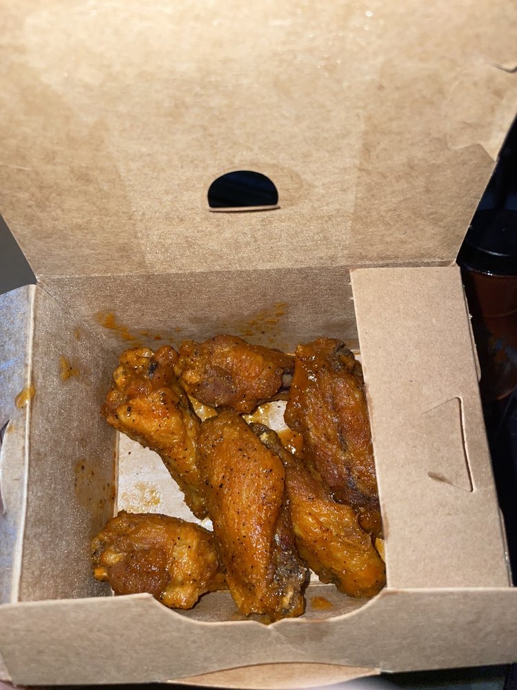 WING IT ON! CLOSED Updated May 2024 20 Photos 18 N Dollins Ave