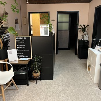 Floresh Wellness - Waiting Room - Acupuncture Near Me - Edmonds, Washington Floresh Wellness - Waiting Room - Acupuncture Near Me - Edmonds, Washington