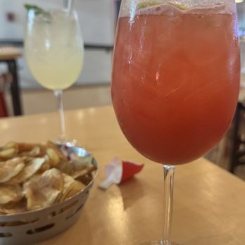 Stellina Pizzeria - Rossa Fizz and mojito mocktail - Pizza Near Me - Arlington, Virginia Stellina Pizzeria - Rossa Fizz and mojito mocktail - Pizza Near Me - Arlington, Virginia
