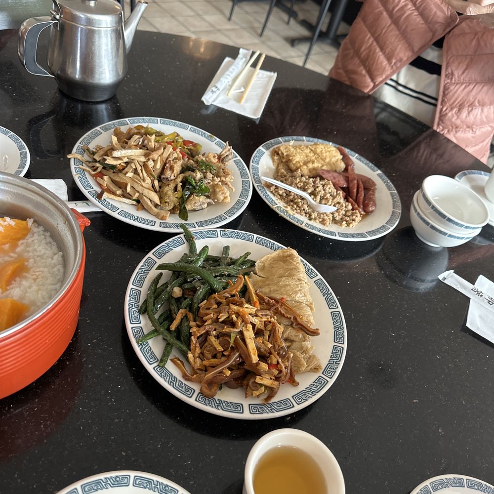 Lu's Garden - Lunch spread - Chinese Near Me - San Gabriel, California Lu's Garden - Lunch spread - Chinese Near Me - San Gabriel, California