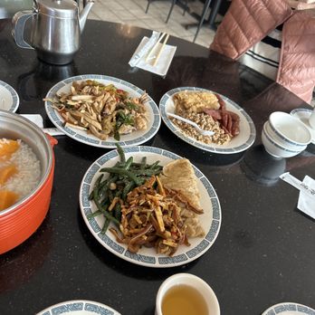 Lu's Garden - Lunch spread - Chinese Near Me - San Gabriel, California Lu's Garden - Lunch spread - Chinese Near Me - San Gabriel, California