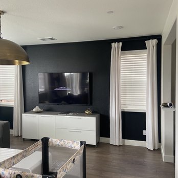 Amigos painting - Accent wall living room - Painters Near Me Amigos painting - Accent wall living room - Painters Near Me