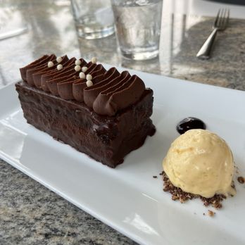 Crave Kitchen & Bar - Gluten free chocolate cake - 10/10 - Bars Near Me - Eagle, Idaho Crave Kitchen & Bar - Gluten free chocolate cake - 10/10 - Bars Near Me - Eagle, Idaho