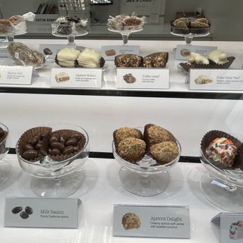 See's Candies - Loose chocolates - Candy Stores Near Me - Honolulu, Hawaii See's Candies - Loose chocolates - Candy Stores Near Me - Honolulu, Hawaii