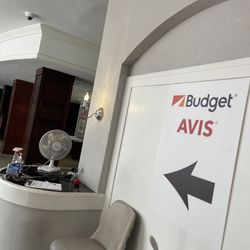 Budget Car Rental - Follow arrows