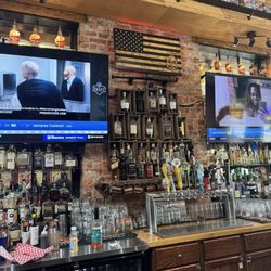 Local Post East End Eatery - Bar