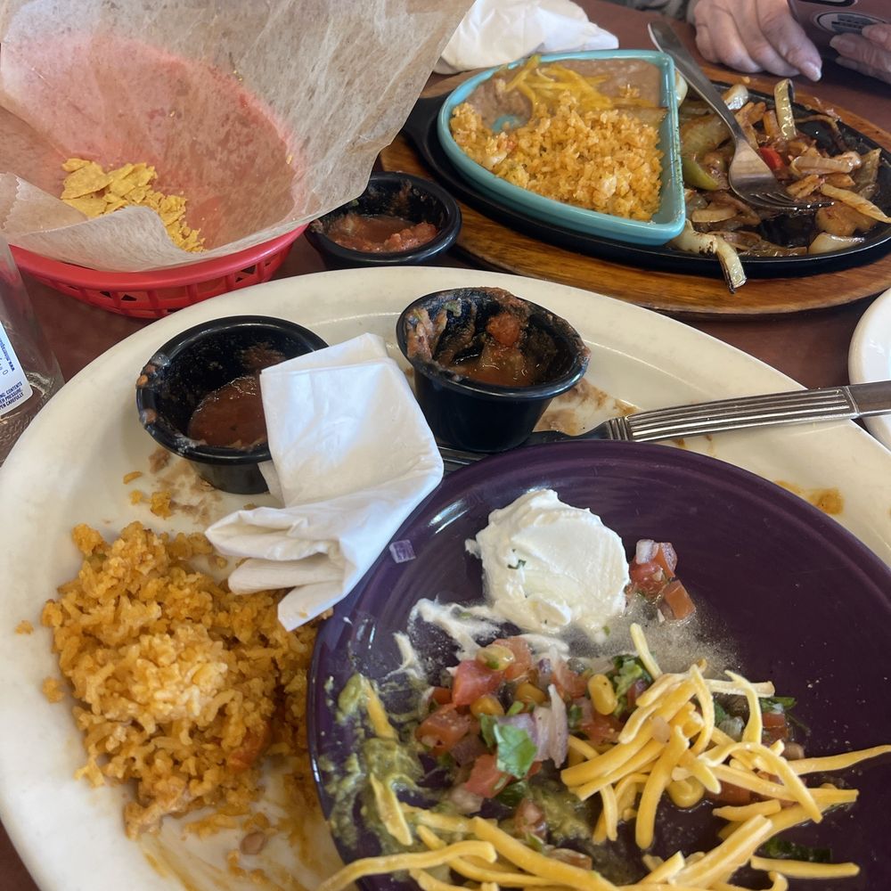 El Columpio - All done. Chicken fajitas and Chicken jalapeño. - Mexican Near Me - Mitchell, South Dakota El Columpio - All done. Chicken fajitas and Chicken jalapeño. - Mexican Near Me - Mitchell, South Dakota