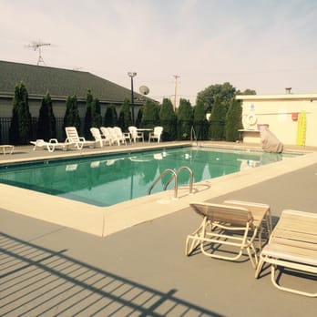 Quality Inn & Suites - Hotels Near Me - Big Rapids, Michigan Quality Inn & Suites - Hotels Near Me - Big Rapids, Michigan