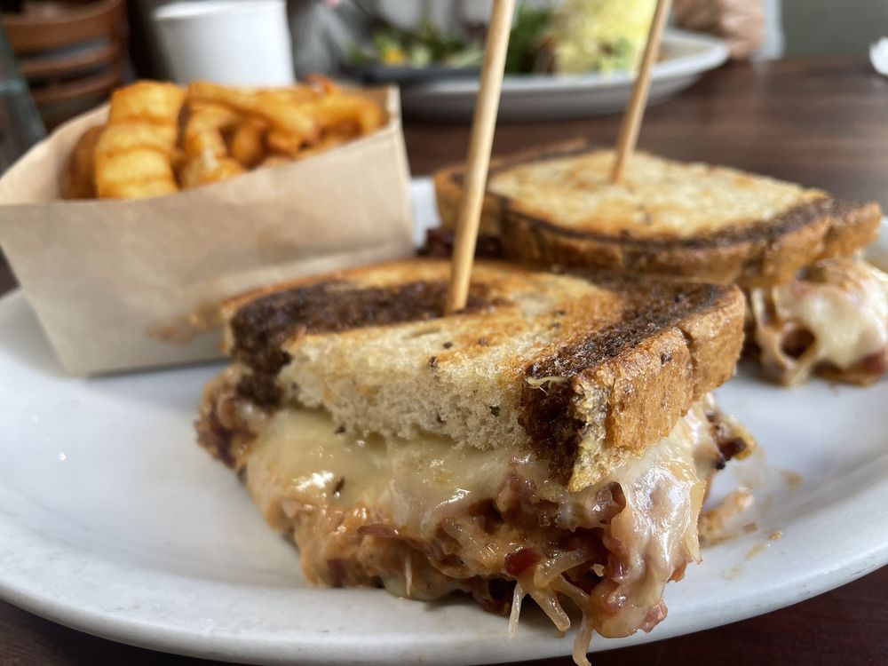 T’s Cafe Solana Beach