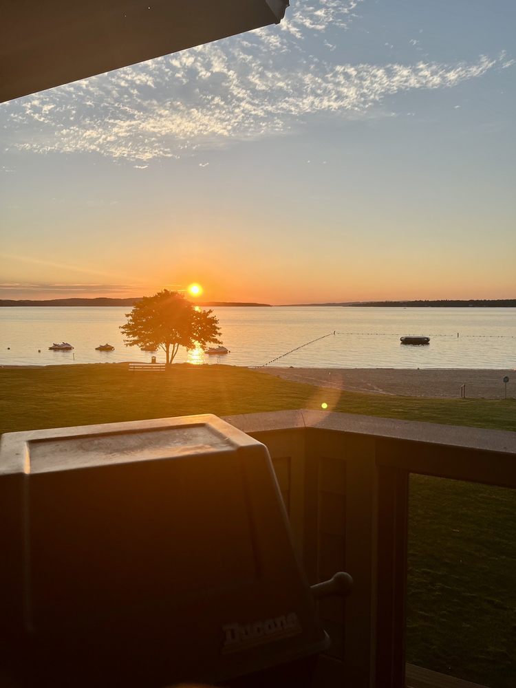 DOWNTOWN GARAGE CHARLEVOIX Updated May 2024 102 E St Marys Dr