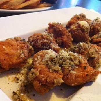 Ziggy's Pub & Restaurant - Garlic Parmesan boneless wings - American Near Me - Amherst, Ohio