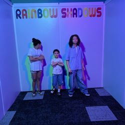 Ripley's Believe It or Not! Williamsburg - The kids making rainbow shadows