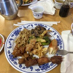 Bamboo House - Buffet - $13.00 chow mein, sweet and sour chicken, mushrooms, broccoli and beef, egg drop soup, cheese rangoon, egg rolls