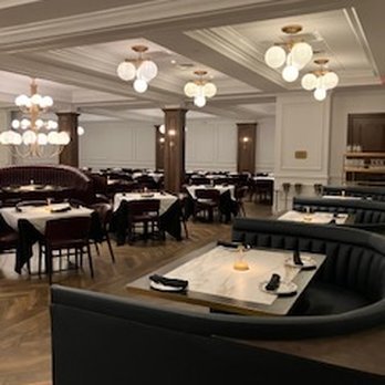Maggiano's Little Italy - Restaurant Interior - Italian Near Me - McLean, Virginia