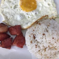 Boodle Fight Resto & Bar - Tocilog
