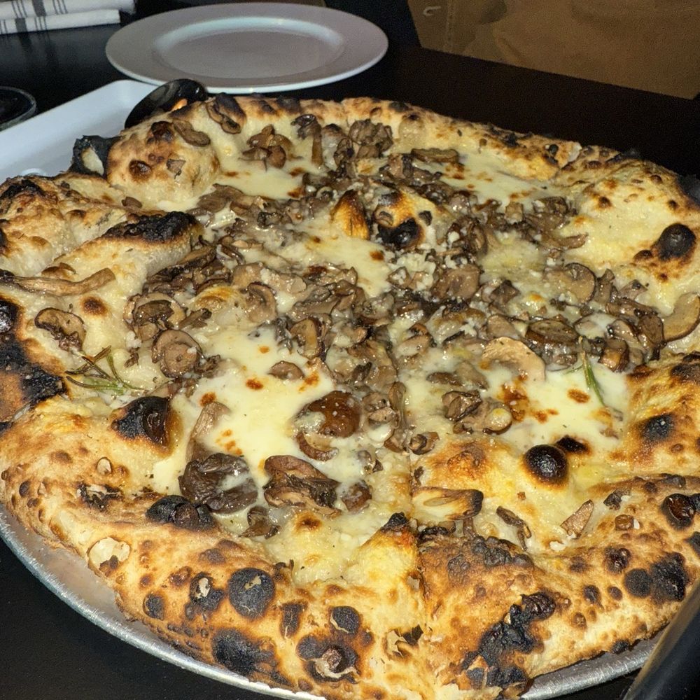 Fiorella Noe - Funghi pizza - Italian Near Me - San Francisco, California