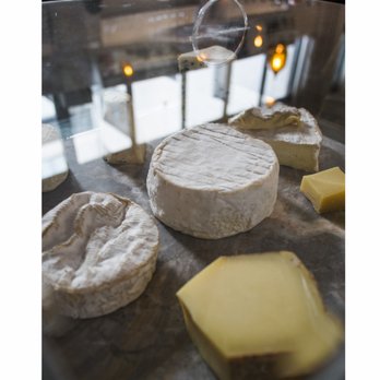 L'Entrepot - French cheese supplied by Mons cheesemongers - Wine Bars Near Me - London, XGL