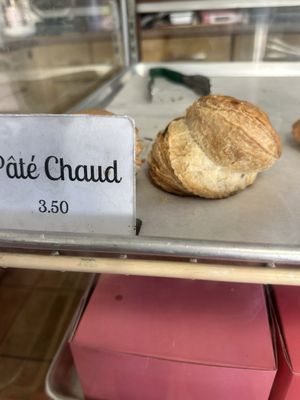 Le Croissant Doré by null