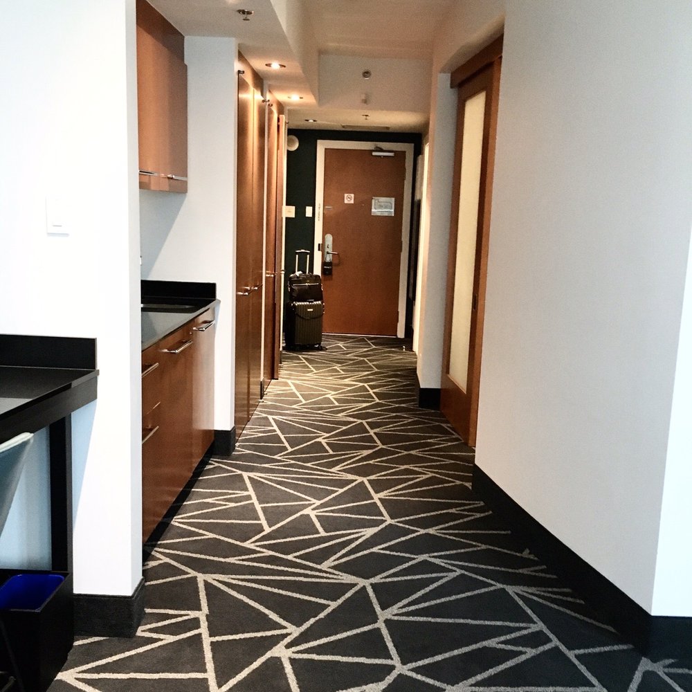Warwick Le Crystal - Hallway - Hotels Near Me - Montreal, Quebec Warwick Le Crystal - Hallway - Hotels Near Me - Montreal, Quebec