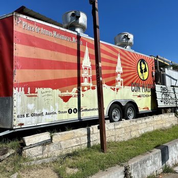 Con Madre Kitchen - a food truck parked on the side of the road - Mexican Near Me - Austin, Texas Con Madre Kitchen - a food truck parked on the side of the road - Mexican Near Me - Austin, Texas