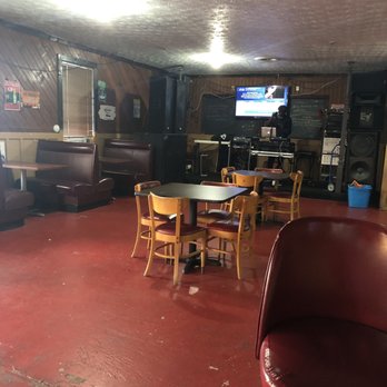 Clifton's Jamrock - Caribbean Near Me - Fairburn, Georgia
