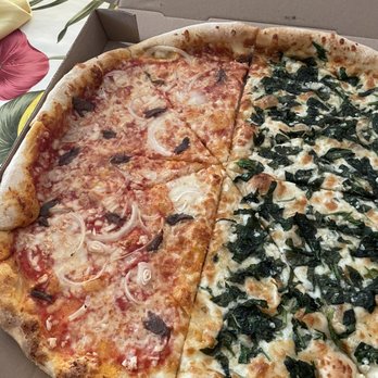 Bob's Pizzeria - Pizza Near Me - Kailua, Hawaii