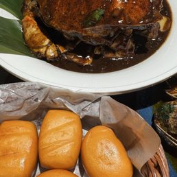 Black pepper crab with deep fried mantou buns Black pepper crab with deep fried mantou buns