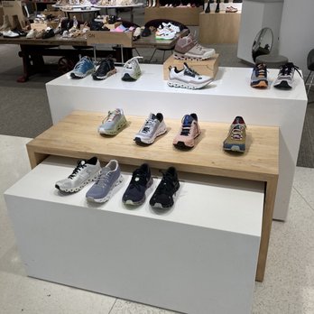 Nordstrom Downtown Seattle - On Run table - Department Stores Near Me - Seattle, Washington