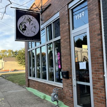 Moon Crust Cafe - Front door - Bubble Tea Near Me - Louisville, Kentucky Moon Crust Cafe - Front door - Bubble Tea Near Me - Louisville, Kentucky