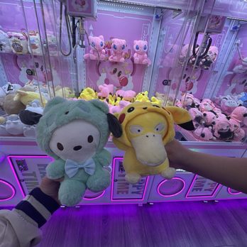 Magic Claw - Toy Stores Near Me - Las Vegas, Nevada Magic Claw - Toy Stores Near Me - Las Vegas, Nevada
