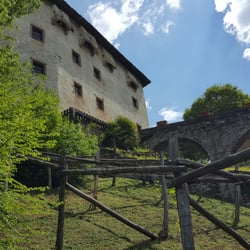 Castel Katzenzungen , Schloss Katzenzungen K.G.