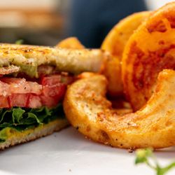 The Tipsy Pig - BLT with Fries