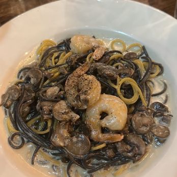 Maccheroni Republic - Bianchi & Neri - Italian Near Me - Los Angeles, California