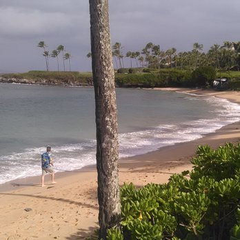 Kapalua Beach - partly cloudy with high early morning surf - Beaches Near Me - Lahaina, Hawaii Kapalua Beach - partly cloudy with high early morning surf - Beaches Near Me - Lahaina, Hawaii