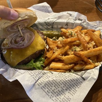 Snoqualmie Falls Brewery - Brewpubs Near Me - Snoqualmie, Washington
