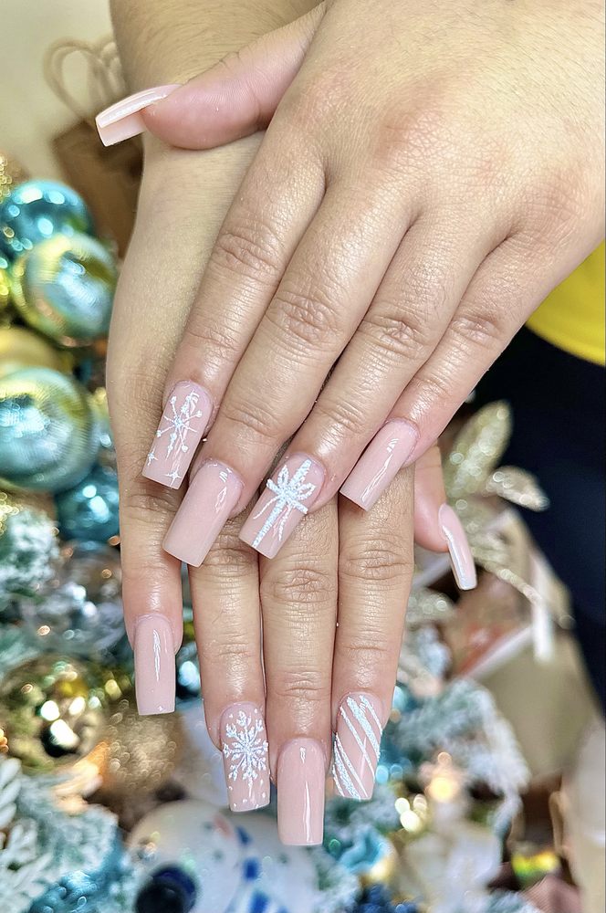 Best Nails & Spa Logo