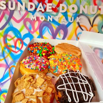 Sundae Donuts Montauk - photo op! - Bakeries Near Me - Montauk, New York