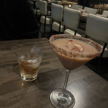 Harrison’s Speakeasy - Apple pie, old-fashioned and apple pie espresso martini - Restaurants Near Me - Harrison Township, Michigan