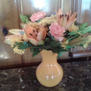 Anchor Floral - Birthday bouquet for the madre - Florists Near Me - Adams, Wisconsin Anchor Floral - Birthday bouquet for the madre - Florists Near Me - Adams, Wisconsin