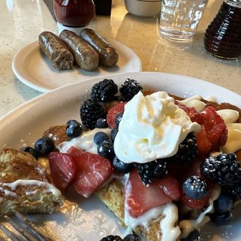 Billy Gail's - Berry French toast side of sausage - American Near Me - Branson, Missouri